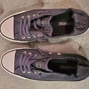 Women's Converse stretch back tennis shoes